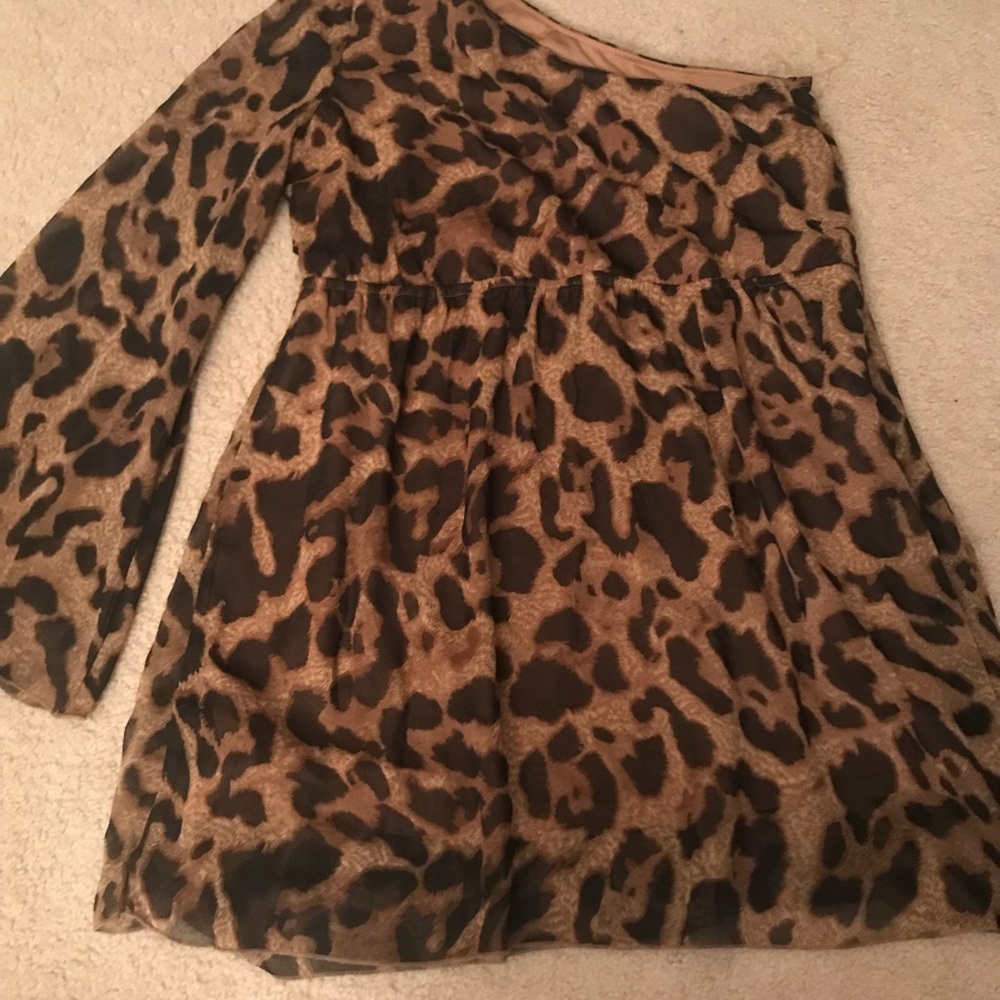 Off shoulder cheetah print dress